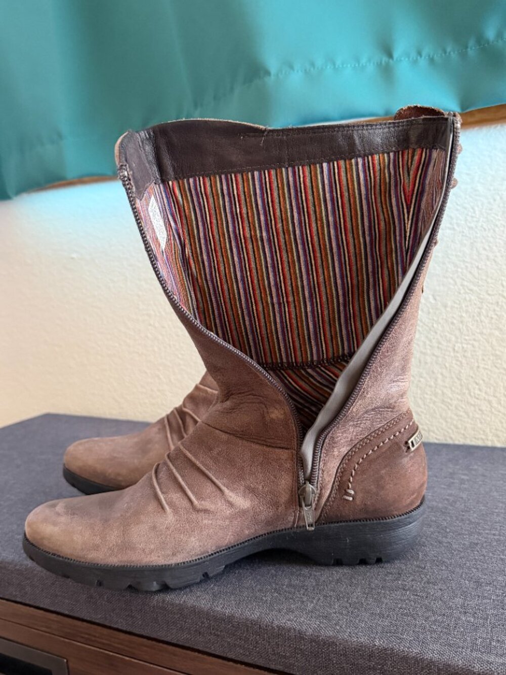 Like New! Merrill Leather Boots, Size 8 - Picture 9 of 9